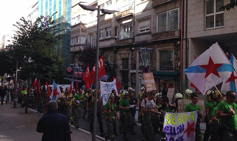 2016 09 19 ManifaAcampadaSeagaSantiago03.jpg